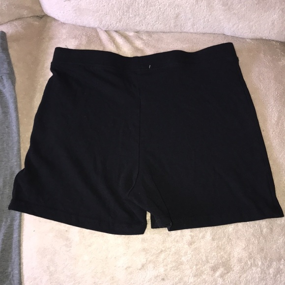 Fashion Nova grey and diva black spandex shorts size large 💕 - Picture 4 of 7